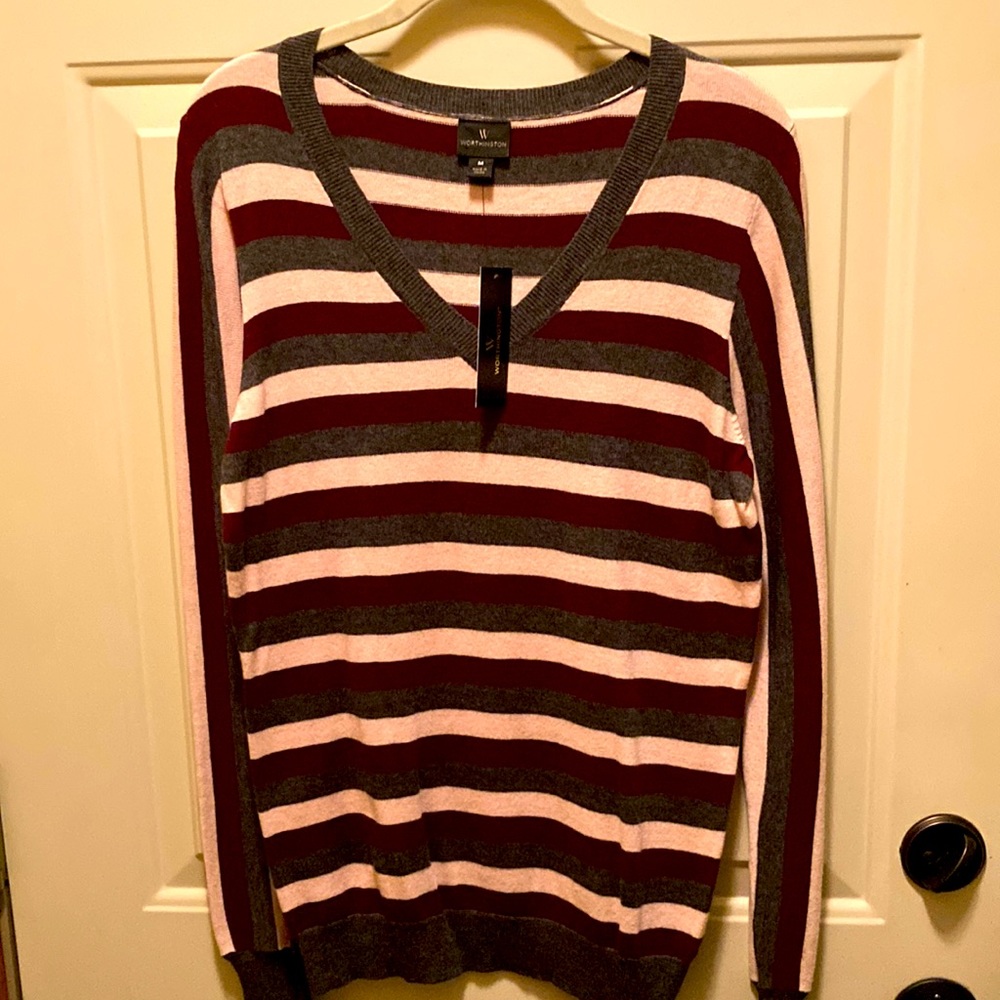 NWT Worthington striped v neck sweater. Size M